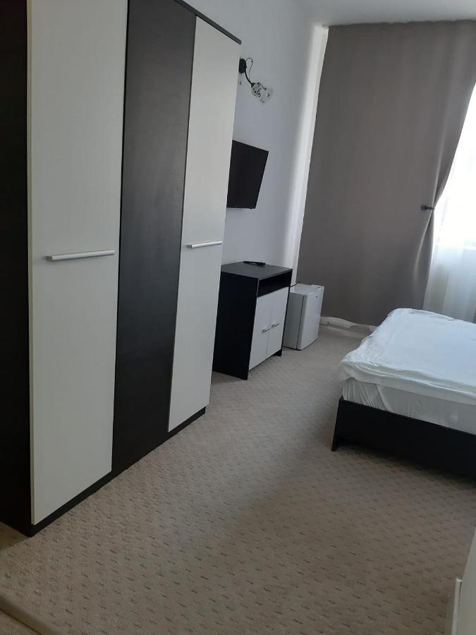 Хостел Casablanca Крайова Экстерьер фото